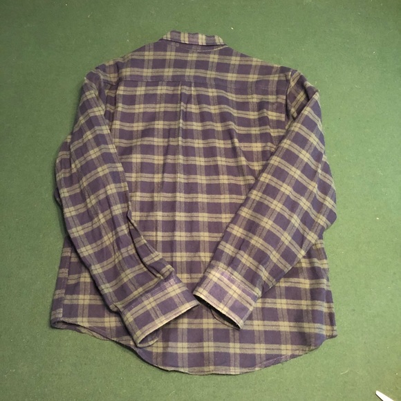EUC Plaid Flannel Clearwater Outfitters Shirt - Picture 4 of 4